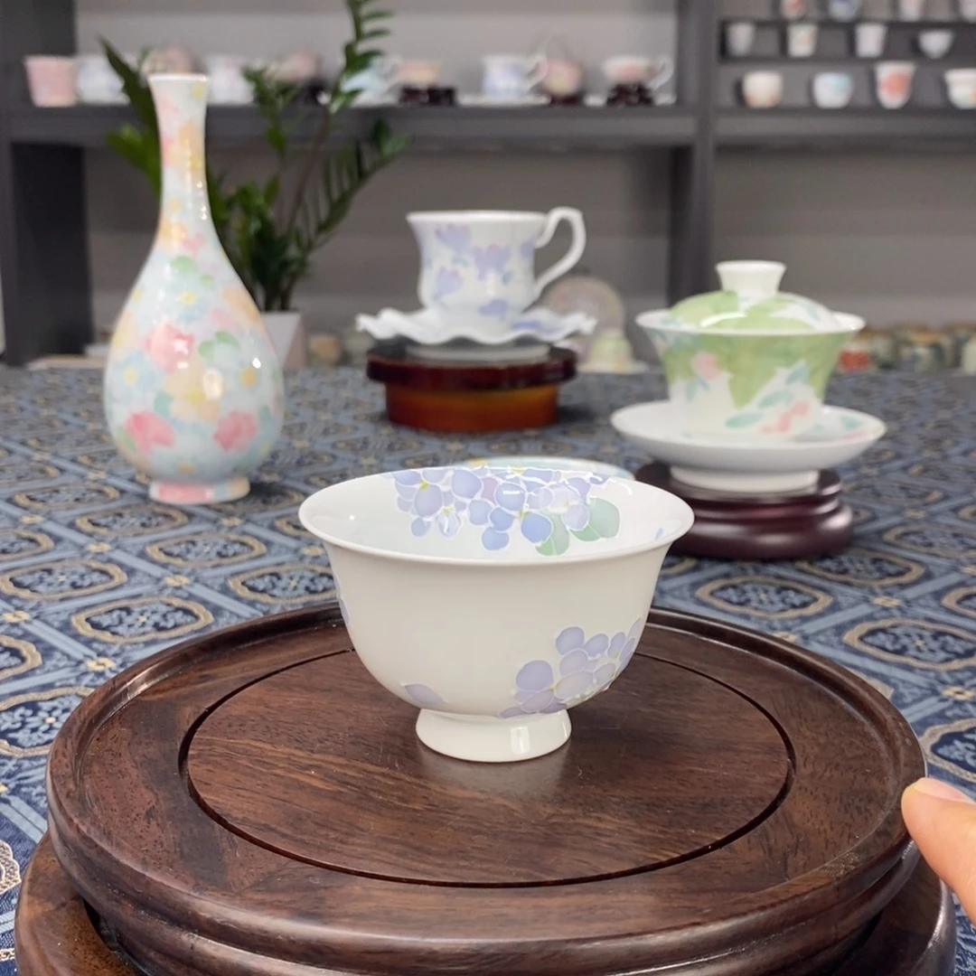 绣球花釉下品茗杯