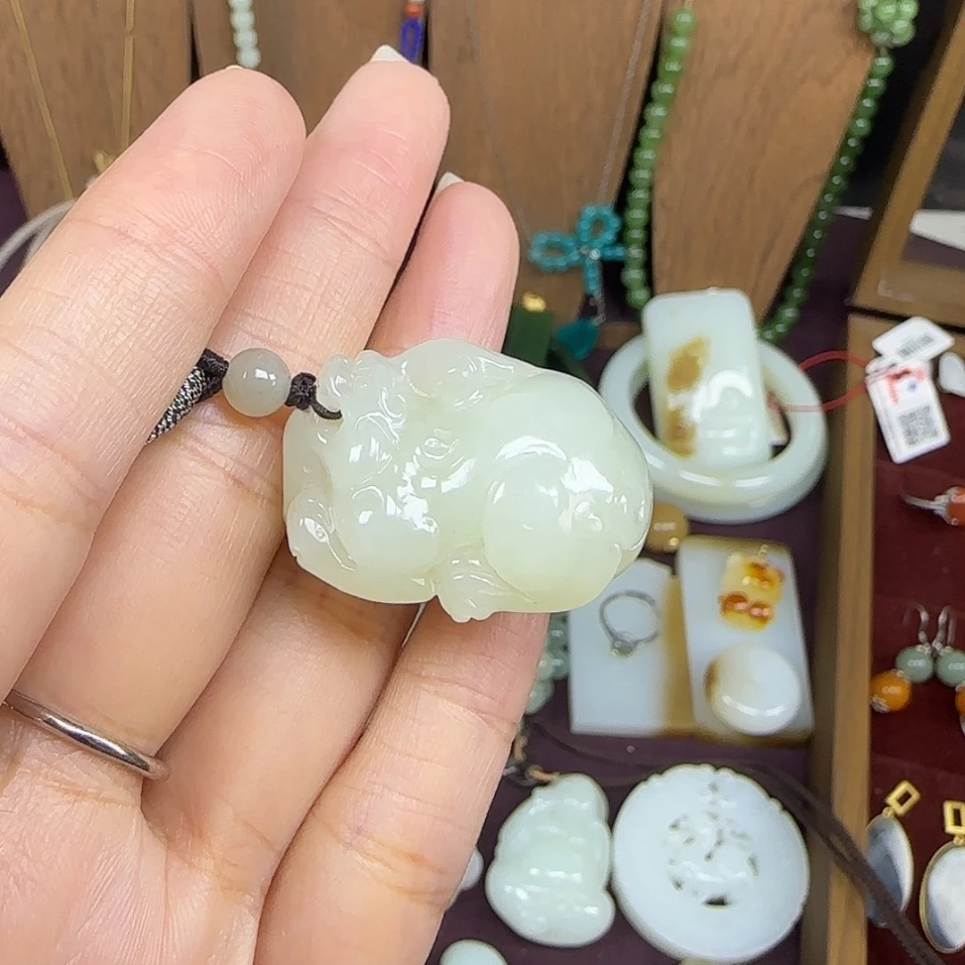 颈饰未镶嵌和田玉