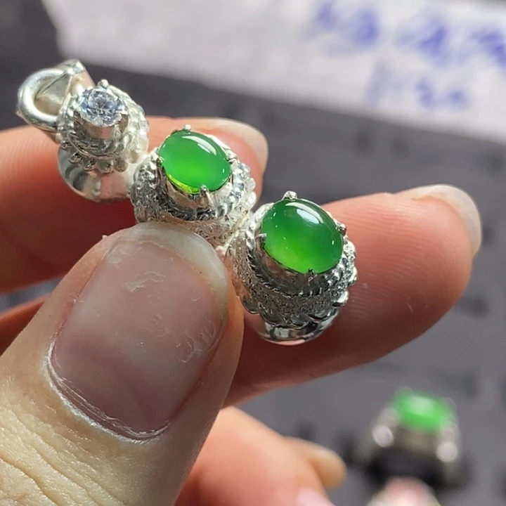 定制翡翠未镶嵌吊坠