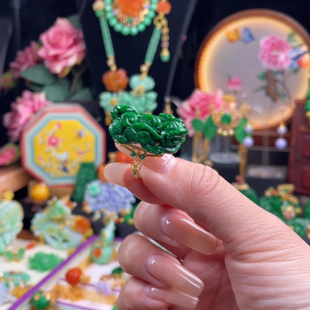 翡翠颈饰未镶嵌花青设计款戒指