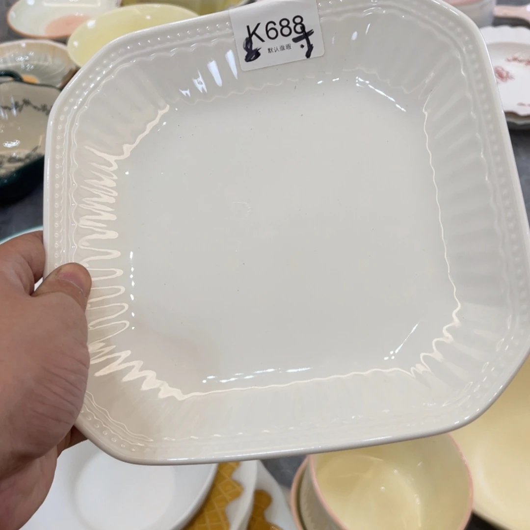 陶瓷微瑕餐具介意勿拍，满18飞！