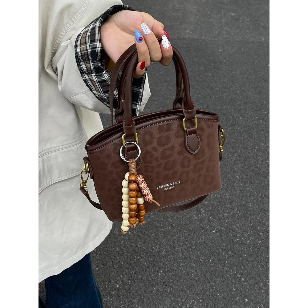 法式小众手提小拎包女2025新款时尚复古单肩水桶包日常通勤斜挎包