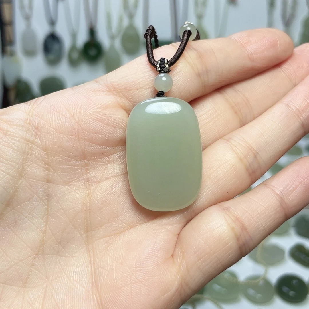 颈饰未镶嵌和田玉林**?