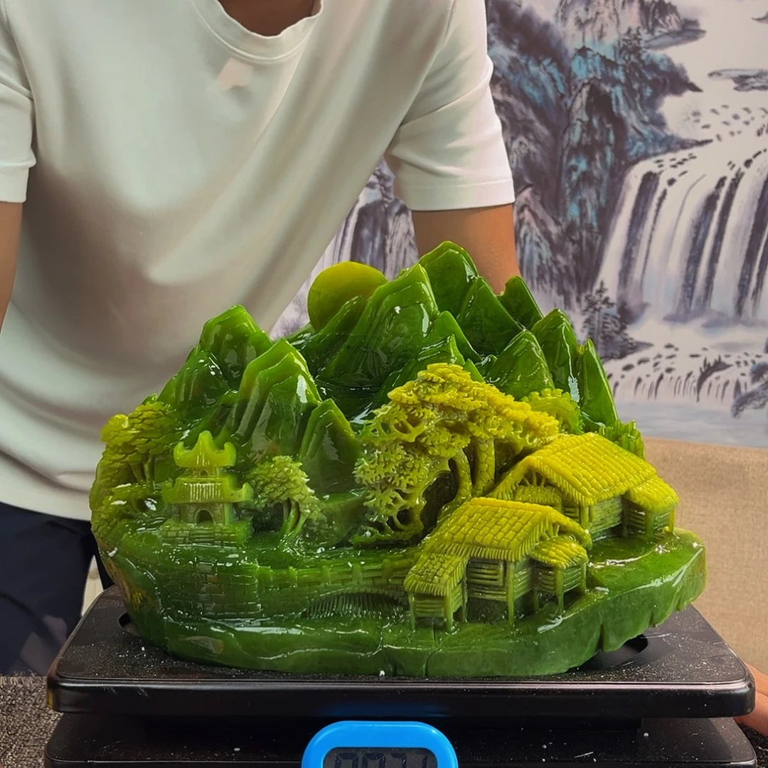 扶***光玉玉摆件绿色带底座