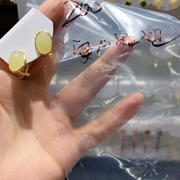 安***妈和田玉银S925镶嵌耳饰