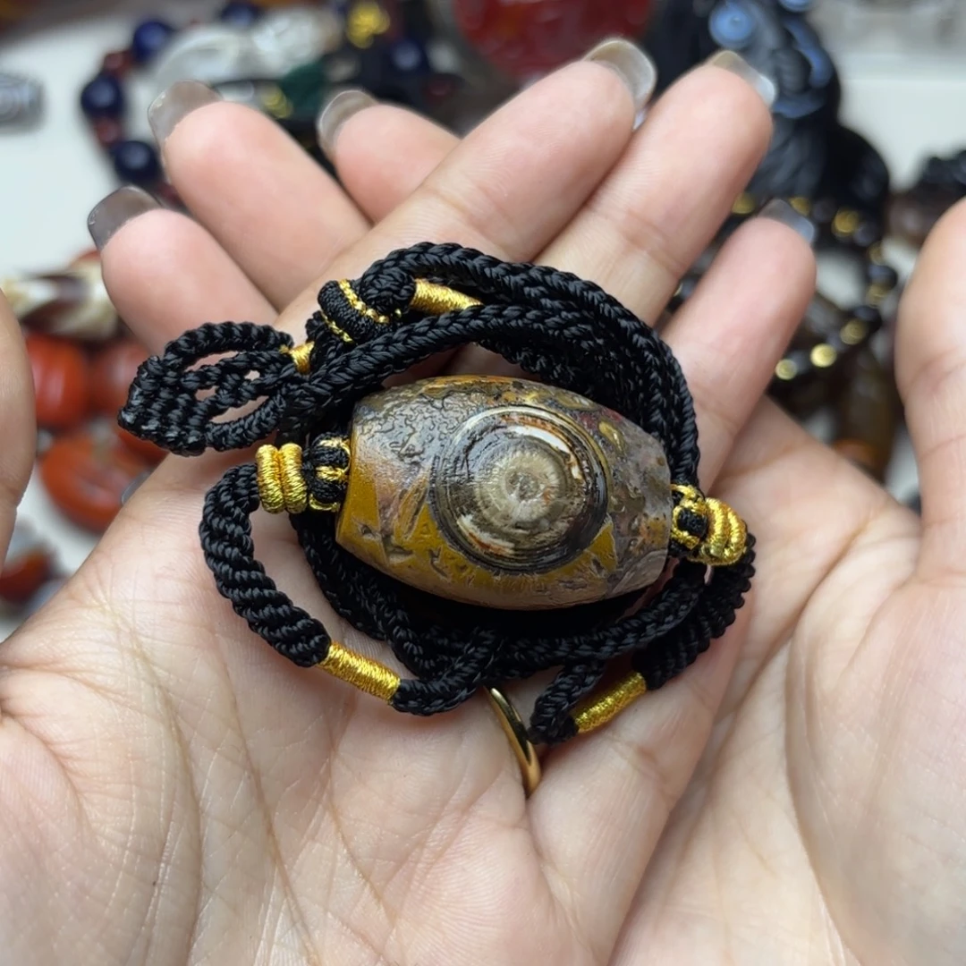 博***维南红玛瑙未镶嵌颈饰