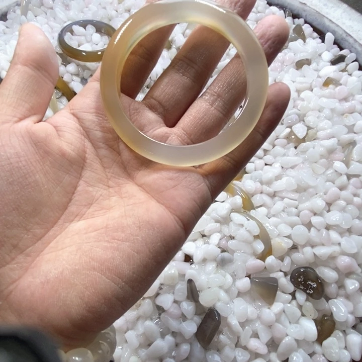 玛瑙/玉髓手镯未镶嵌