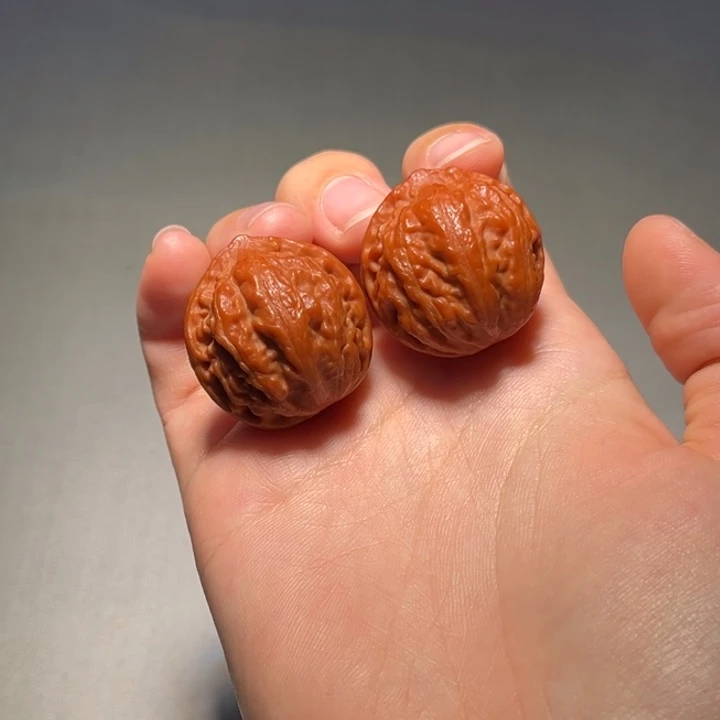 文玩核桃把件绣球596