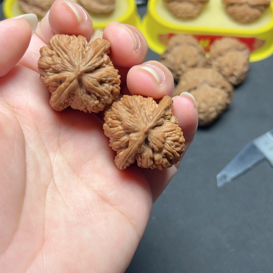 文玩核桃一物一拍31尺小楼微微瑕疵