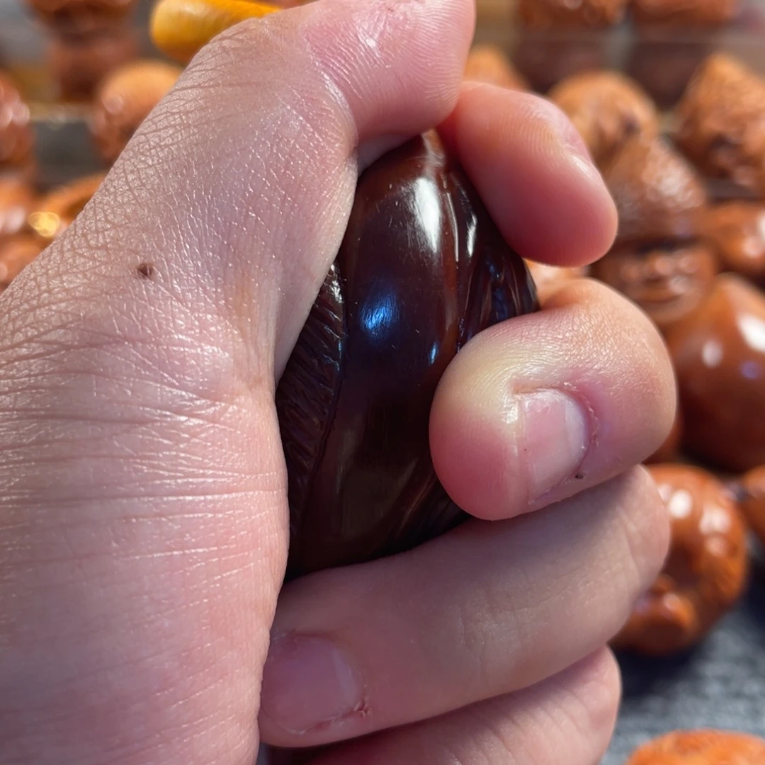 橄榄核吊坠玉华四面