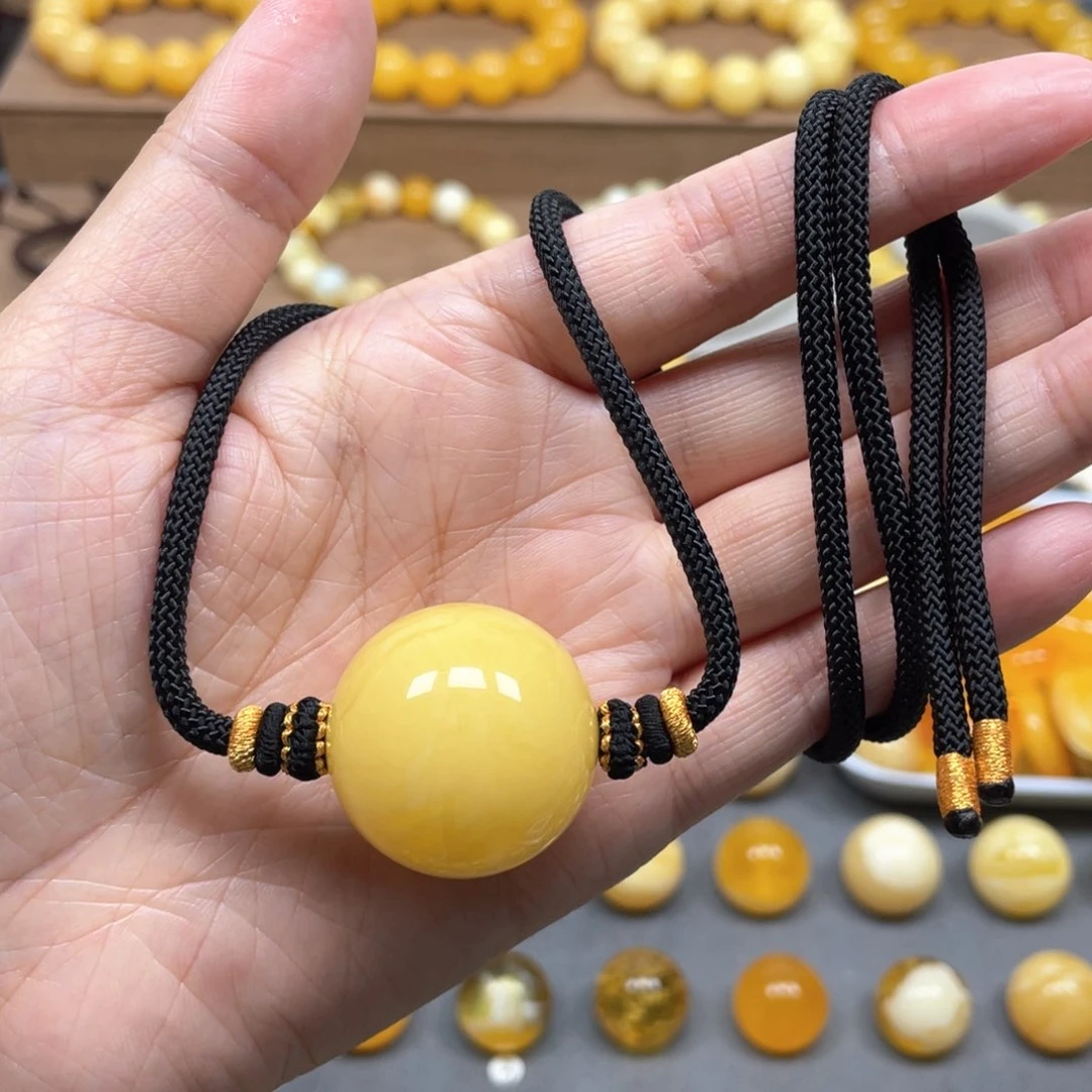 小***松未镶嵌琥珀裸石天然