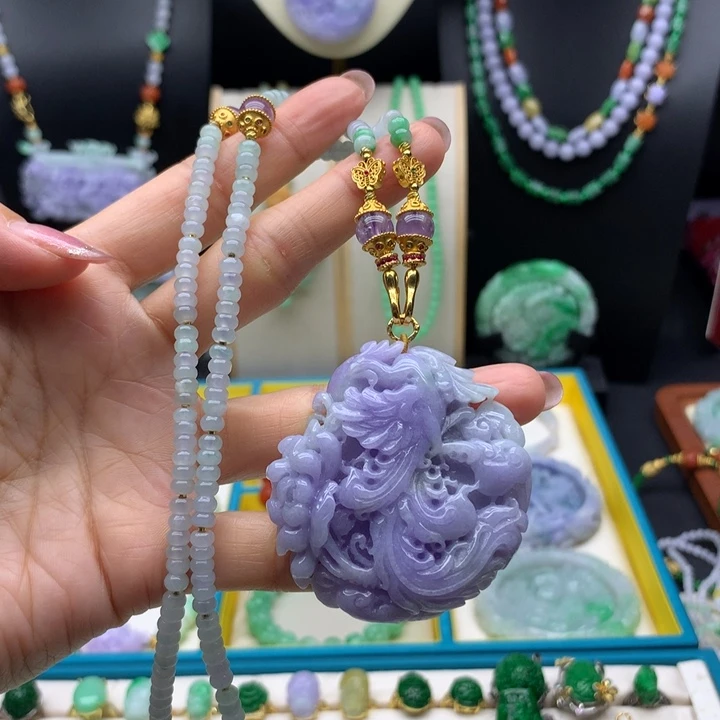 翡翠未镶嵌颈饰紫翡凤凰