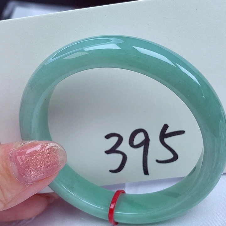 翡翠手镯未镶嵌翡翠