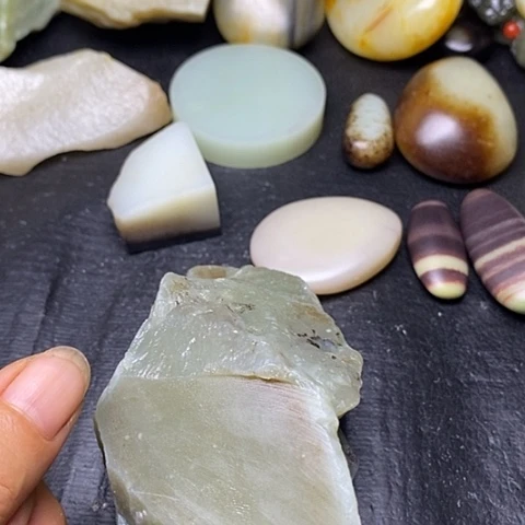 未镶嵌和田玉摆件
