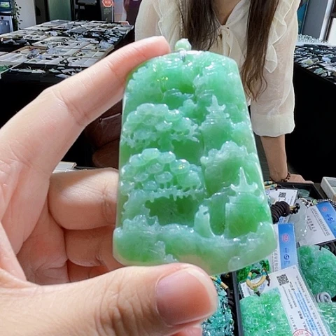 翡翠未镶嵌颈饰翡翠