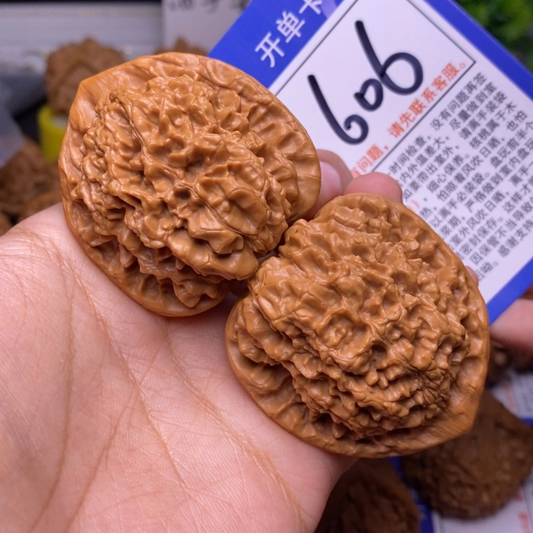 之***️把件文玩核桃45官帽606