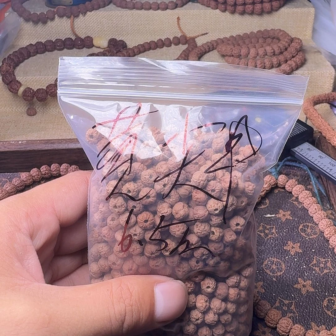 摆***踏金刚菩提手串瑕疵黄身佛手一份
