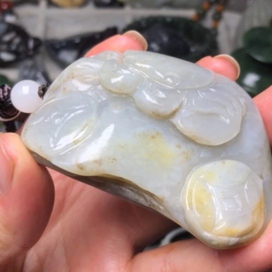 和田玉未镶嵌把件