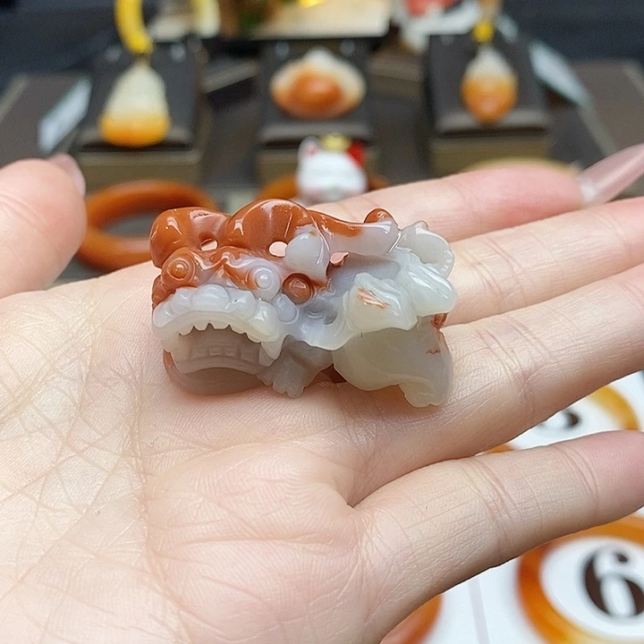 石英质玉（黄龙玉）未镶嵌吊坠