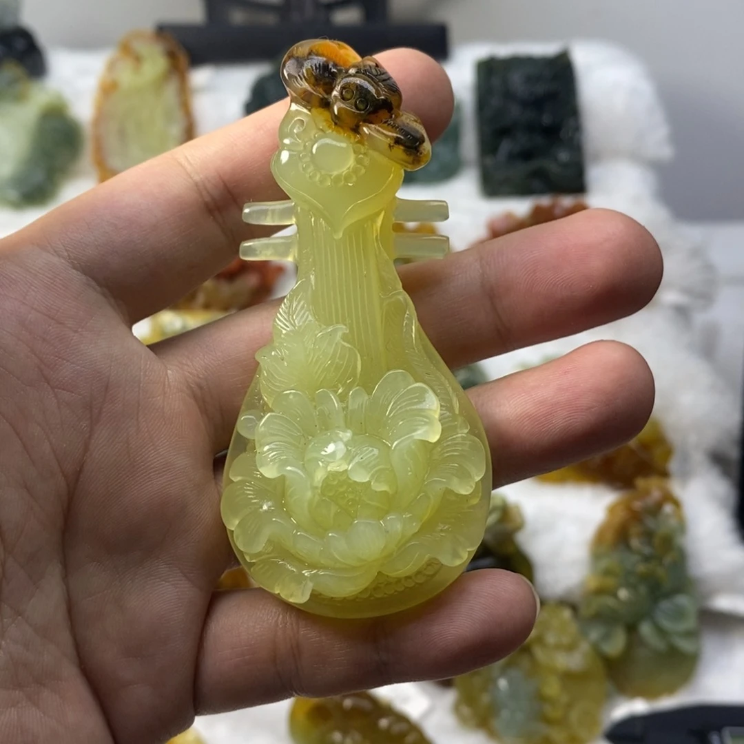 蛇纹石玉未镶嵌颈饰