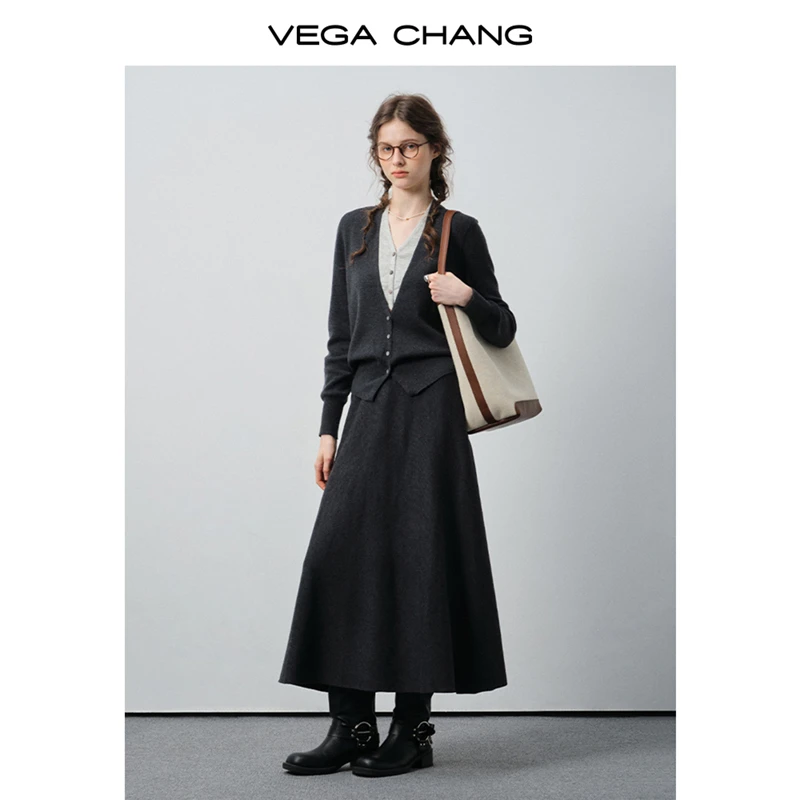 VEGA CHANG秋套装2025款叠穿气质v领针织衫显瘦a字长裙019013