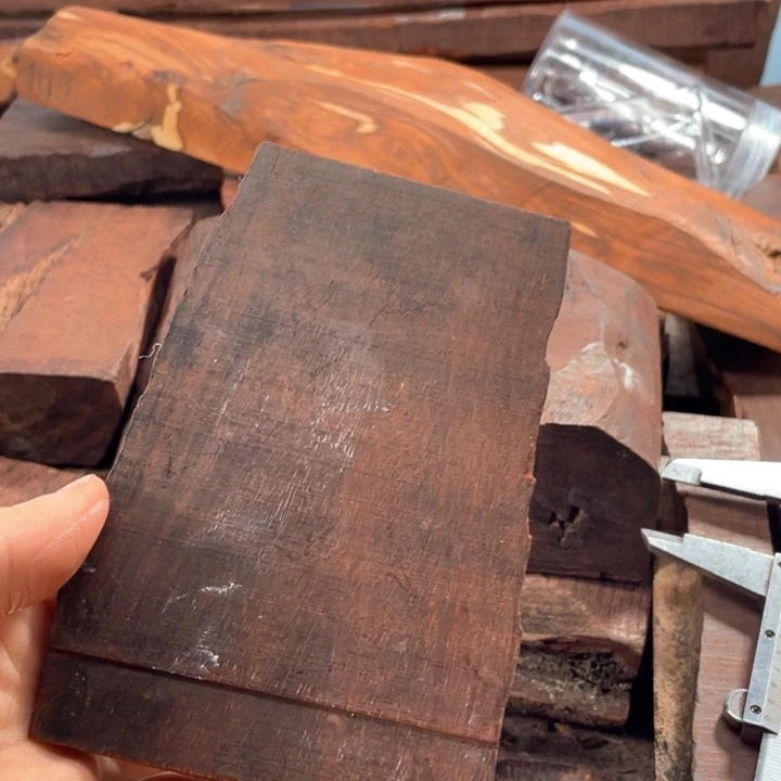 檀香紫檀（小叶紫檀）《**》