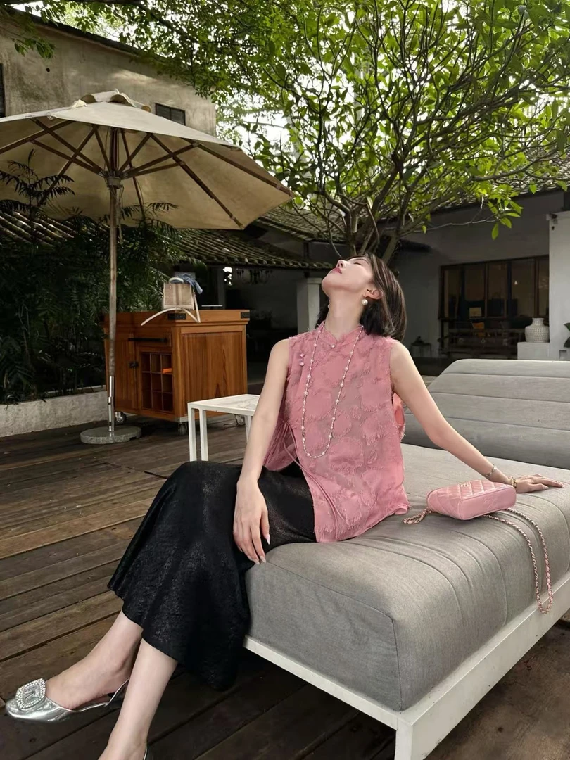 新中式国风设计感气质立领斜襟剪花无袖马甲背心2025夏季新款女装