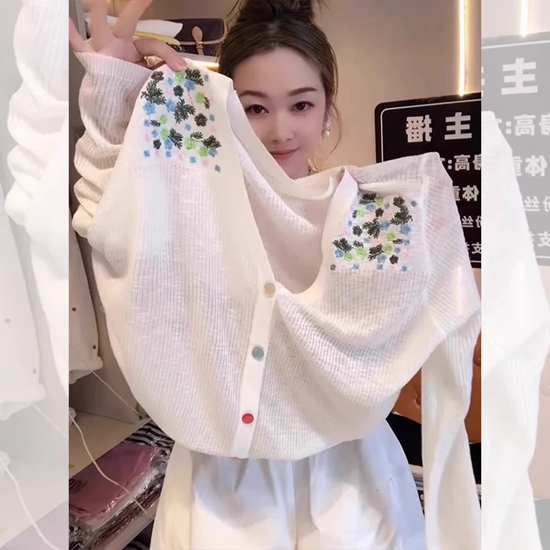 2025春秋季新款女士韩版时尚冰丝绣花针织长袖开衫减龄百搭小上衣