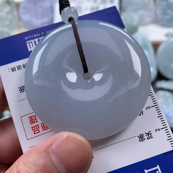 翡翠颈饰未镶嵌九*翡翠