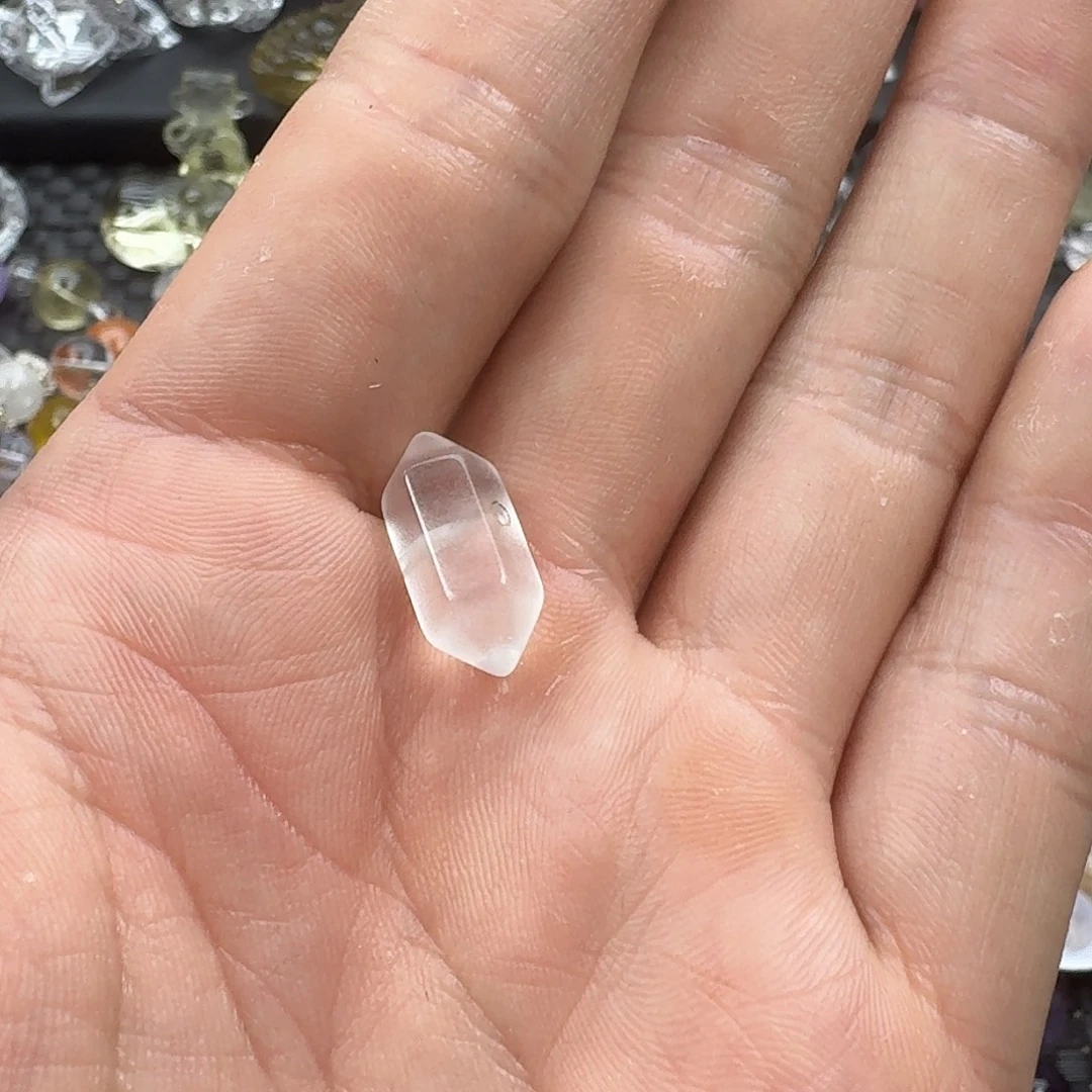 梓***妈颈饰未镶嵌水晶天然水晶