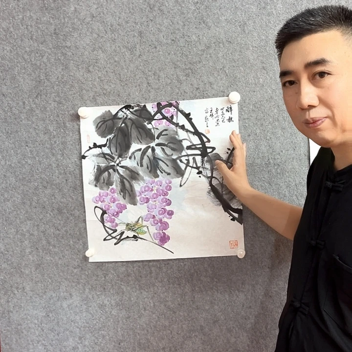 国画蝈蝈葡萄作品