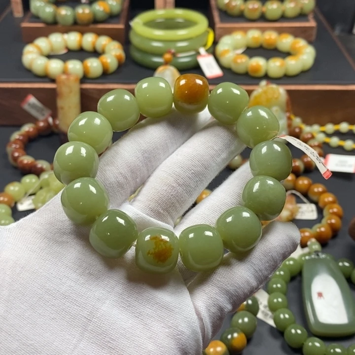 透闪石质玉未镶嵌手链