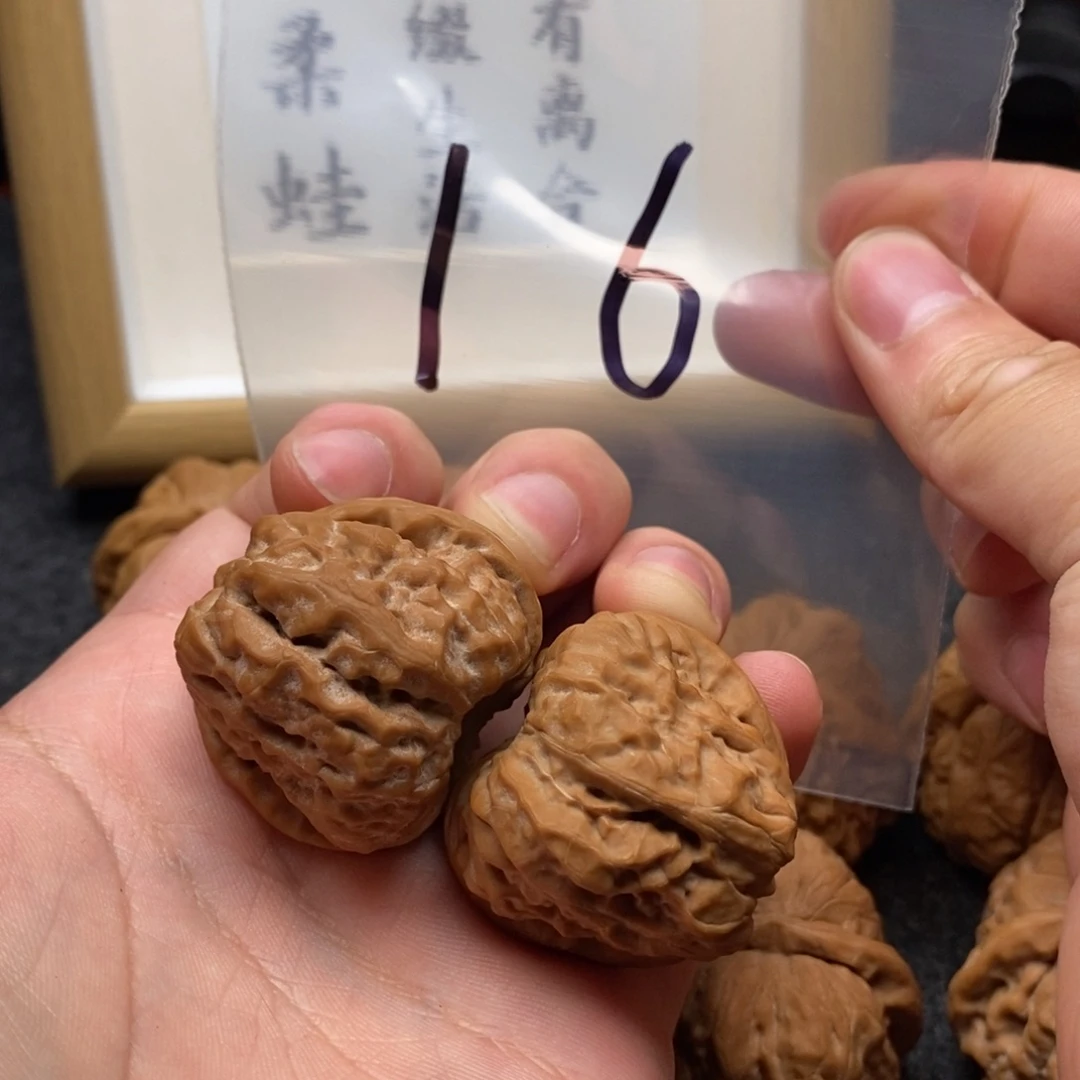 小***呀文玩核桃蛤蟆头36