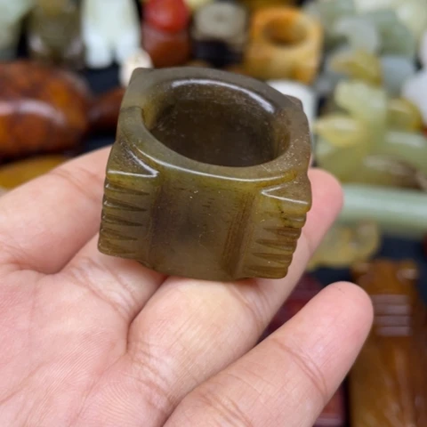 蛇纹石玉未镶嵌颈饰48