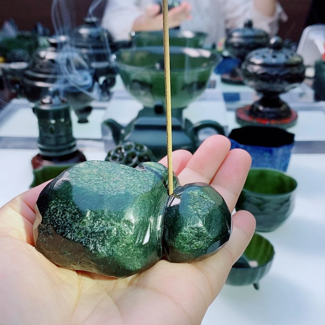 未镶嵌和田玉（青玉）摆件