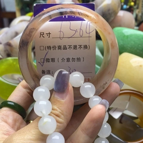 未镶嵌手镯石英岩玉