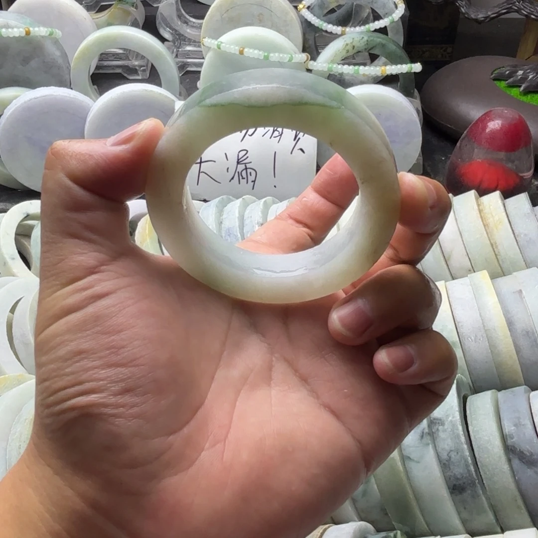 J***.未镶嵌定制翡翠翡翠手镯定制