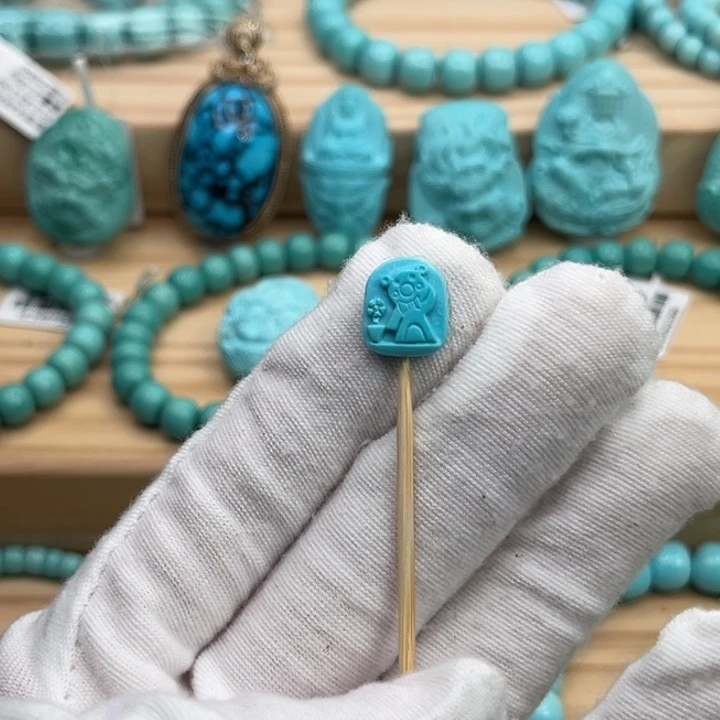 绿松石未镶嵌珠宝奇石