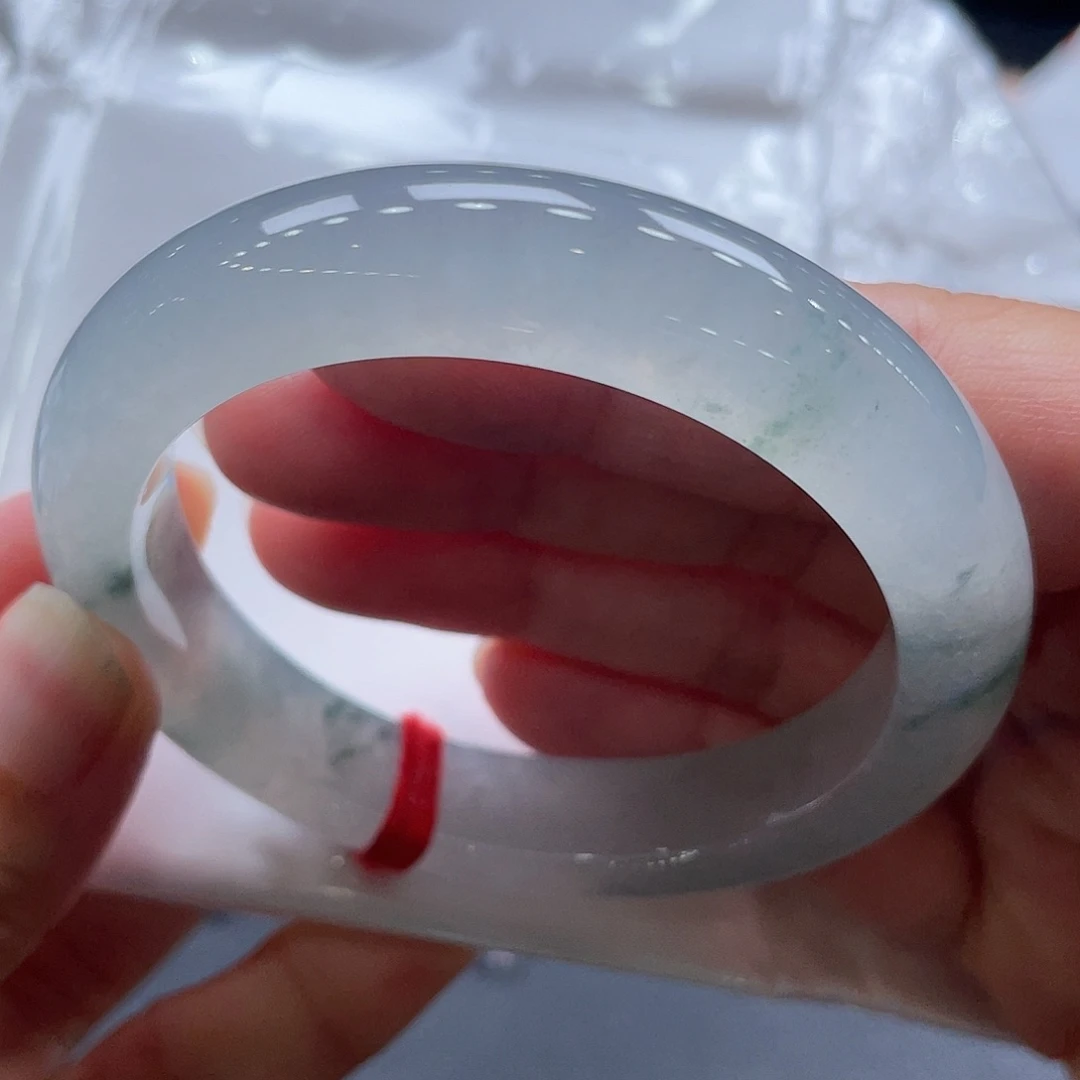 翡翠手镯未镶嵌30正圈瑕疵