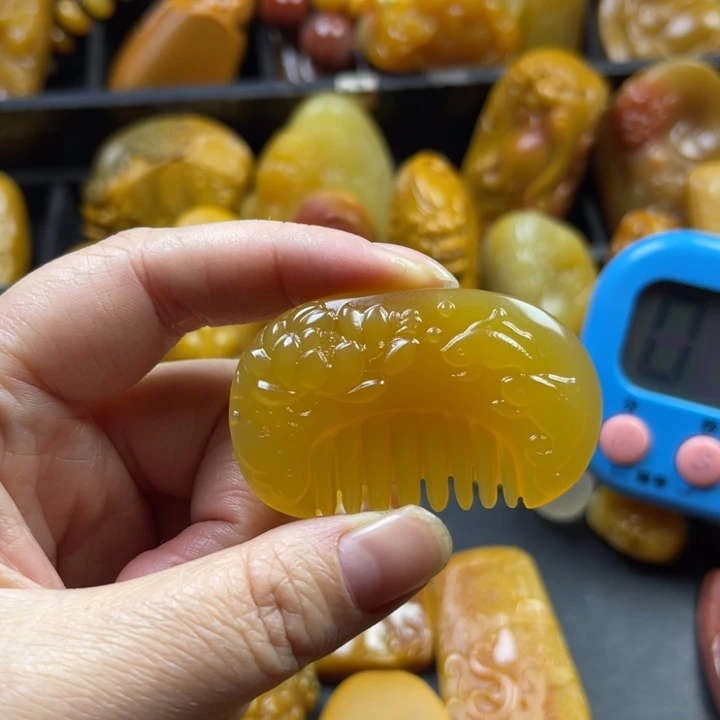 江***司石英质玉未镶嵌颈饰