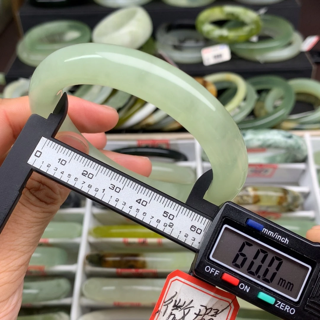 未镶嵌蛇纹石玉手镯869