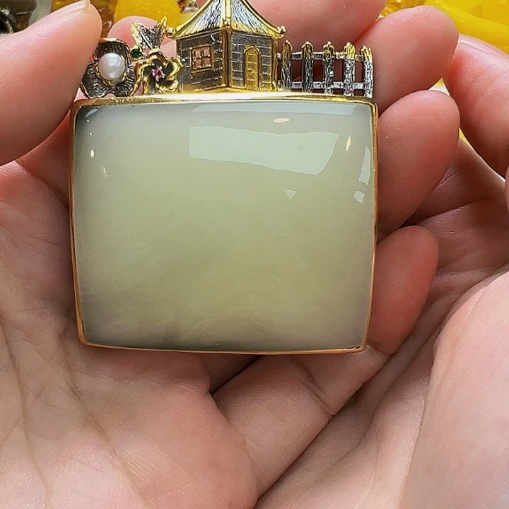 未镶嵌琥珀珠宝奇石