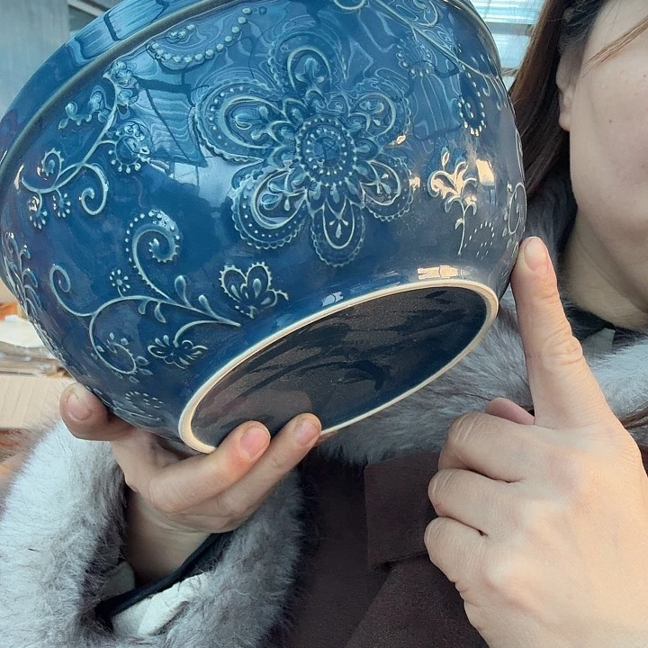 外贸蓝色浮雕21厘米盆微瑕