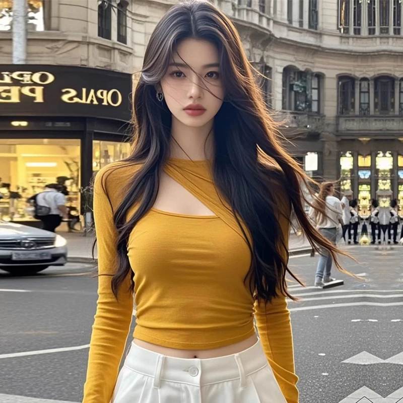 春秋2025新款设计感辣妹气质镂空短款长袖上衣女别致修身t恤衫潮