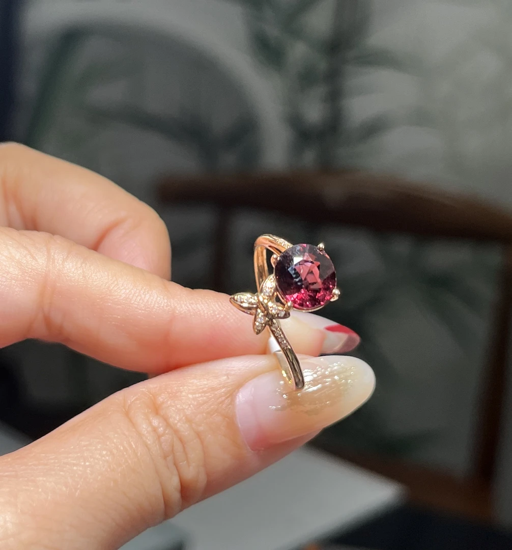 18k镶嵌碧玺戒指  主石2.20ct