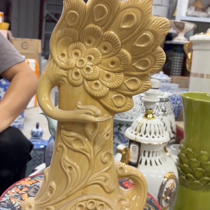 微瑕青花瓷器值得购买