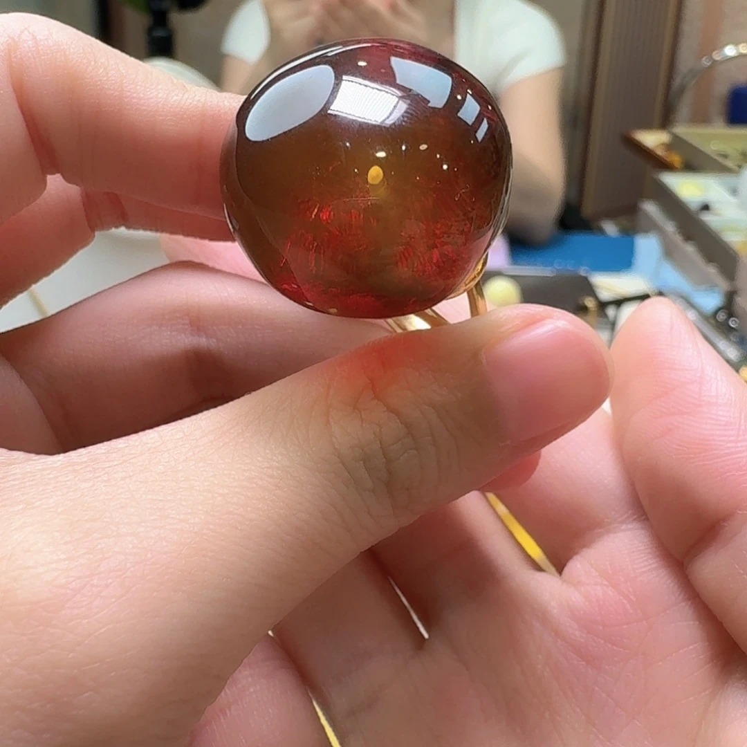 琥珀未镶嵌颈饰戒指