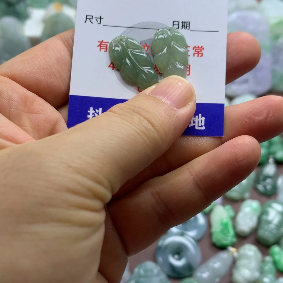 翡翠未镶嵌颈饰缅甸A货翡翠