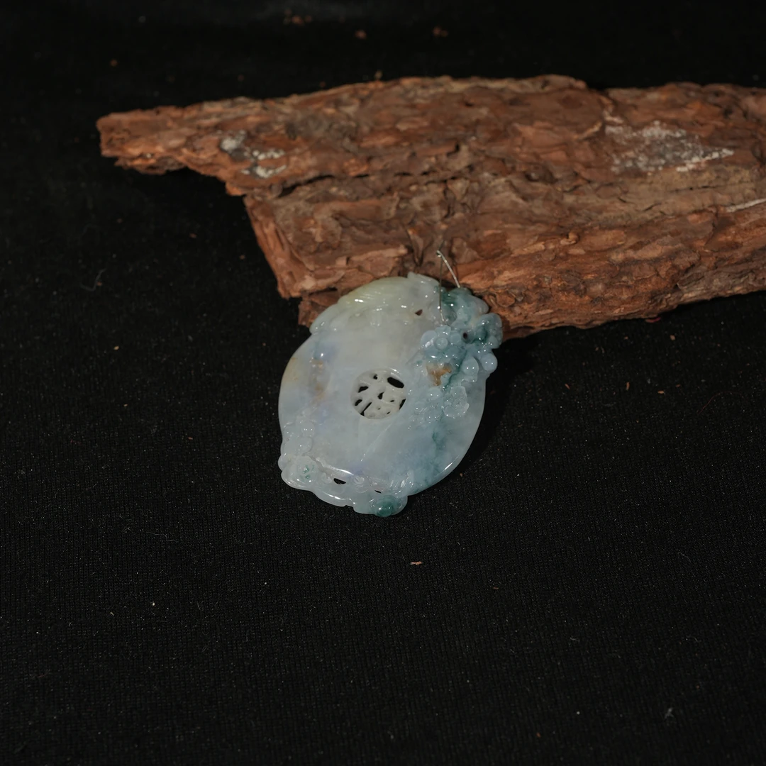 6.14香港王老板-翡翠吊坠1y653