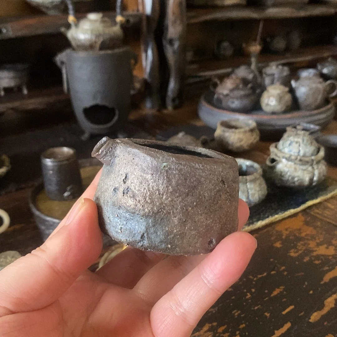 云***姐手工制作柴烧茶具